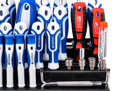 Zestaw śrubokrętów wkrętaków bity klucze nasadki imbusy torx z magnesem 100el FALON-TECH