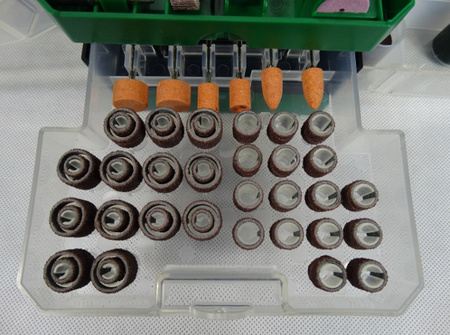 Zestaw szlifierski Hitachi 753949 do drewna metalu 389 sztuk