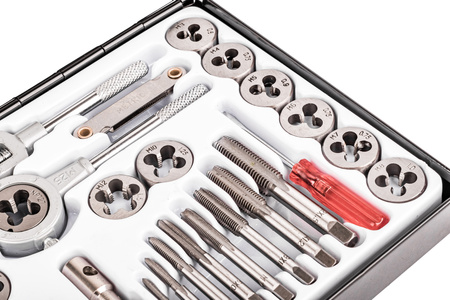 Zestaw narzynki gwintowniki kalibrowniki 40 sztuk ROCKFORCE