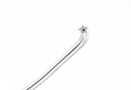 Żyłka tnąca do głowicy kosy spalinowej podkaszarki zbrojona z drutem 100m 2,4 mm gwiazdka