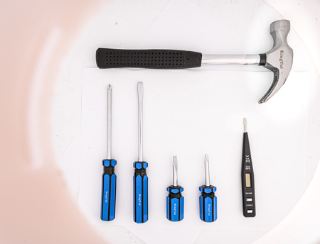 Zestaw narzędziowy 12 el w praktycznej walizce KINGTUL