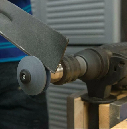 Ostrzałka do noży kosiarek na wiertarkę/wkrętarkę