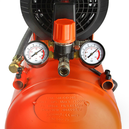 Kompresor olejowy 2-tłokowy ze zbiornikiem o pojemności 50l BJC