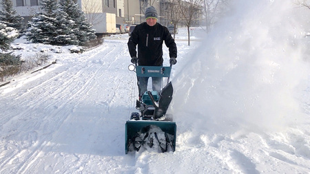 Maszyna wielofunkcyjna spalinowa zamiatarka odśnieżarka samobieżna 4w1 80 cm Könner & Söhnen KS