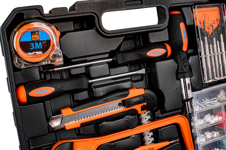 Zestaw narzędziowy klucze nasadowe wkrętaki bity 180 el. ISMA