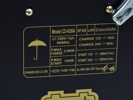 Prostownik z rozruchem CLASS 630 12/24V 550A LCD GEKO
