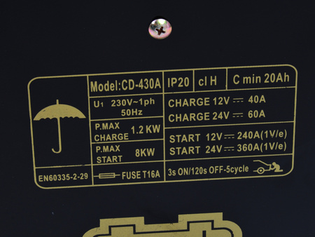 Prostownik z rozruchem CLASS 430 12/24V 360A LCD GEKO