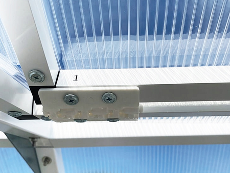 Okno do szklarni ogrodowej z autometem białe premium aluminiowe PTF