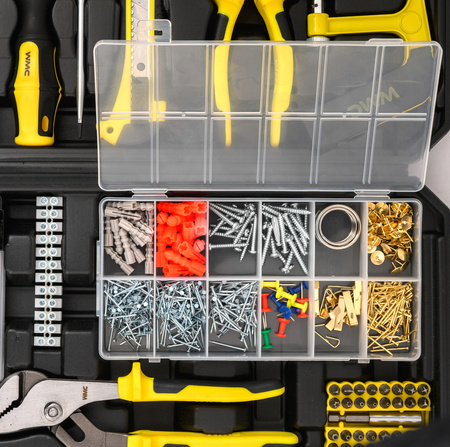 Zestaw narzędziowy klucze nasadowe wkrętaki bity nasadki walizka 650 elem. WMC