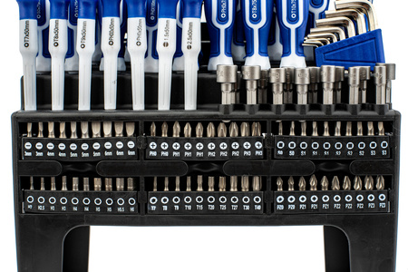 Zestaw śrubokrętów wkrętaków bity klucze nasadki imbusy torx z magnesem 122el FALON-TECH