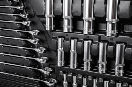 Zestaw narzędziowy klucze nasadowe oczkowe płaskie torx nasadki 218el JCB