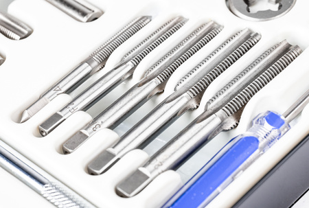 Zestaw narzynki gwintowniki kalibrowniki 33 szt M3-M12 walizka SCHEPPACH