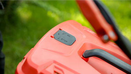 Kosiarka akumulatorowa do trawy mocna 36V 2x18V 2x4Ah 37 cm YT-85222 YATO