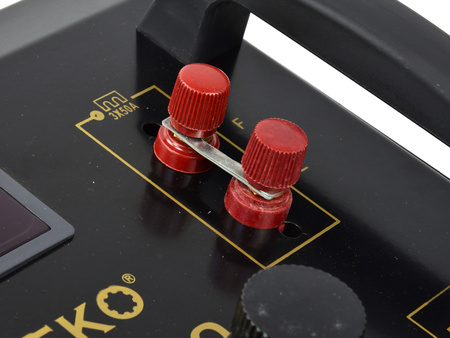 Prostownik z rozruchem CLASS 750 12/24V 700A LCD GEKO