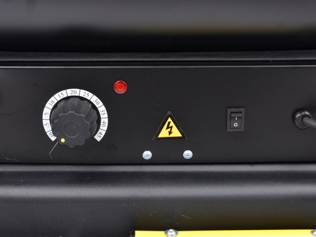 Nagrzewnica olejowa z termostatem 25kW (odprowadzanie spalin) GEKO