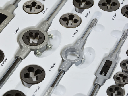 Zestaw narzynki gwintowniki kalibrowniki 110 sztuk SILVER